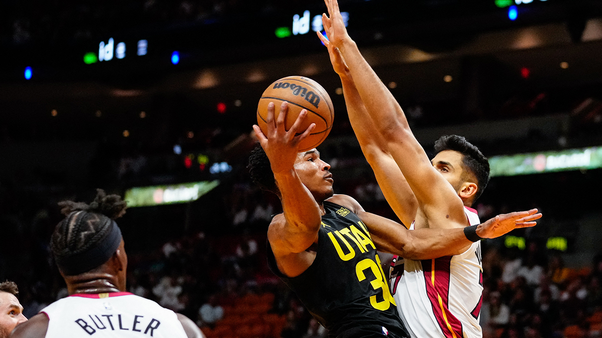 �mer Faruk Yurtseven'in tak�m� Miami Heat, Utah Jazz'� ma�lup etti