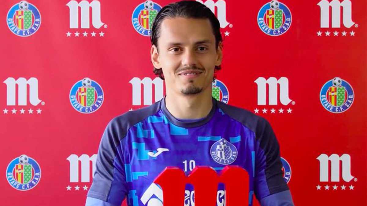 Enes �nal'a b�y�k onur! Ay�n oyuncusu se�ildi