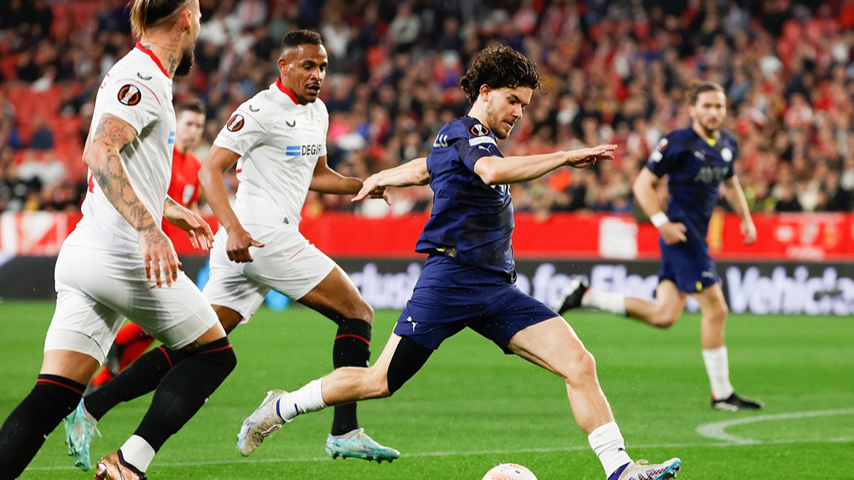 Fenerbahe: 1 - Sevilla: 3