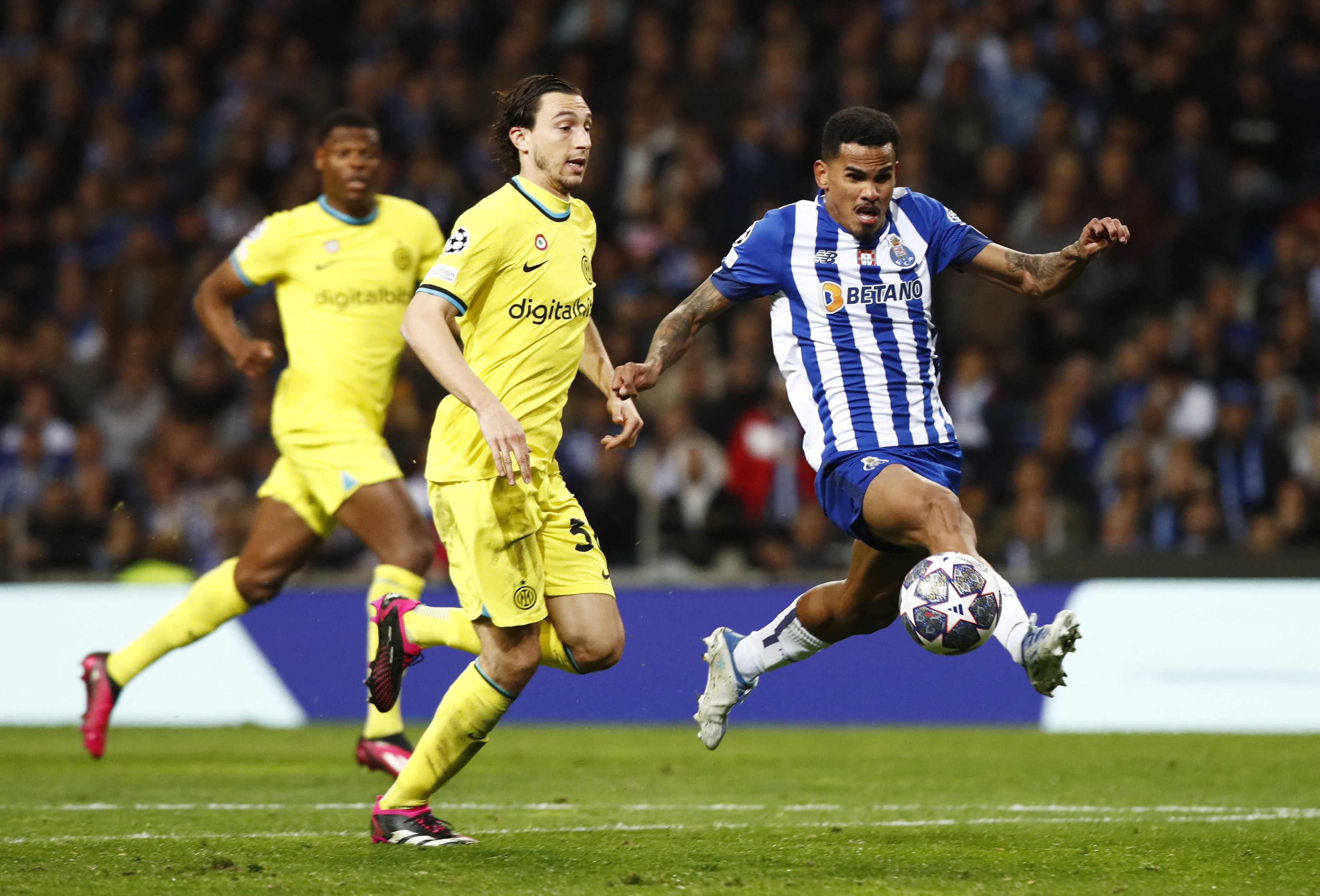 Inter'e �eyrek final i�in beraberlik yetti