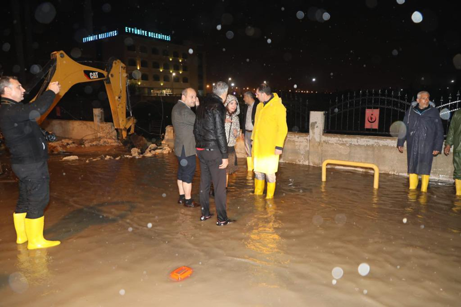 �anl�urfa'da sa�anak ya�mur!