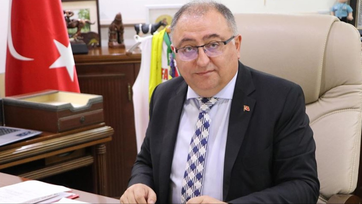 ''Zimmete para geirme'' iddiasyla yarglanyordu... CHP'den milletvekili olmak iin bavuruda bulundu