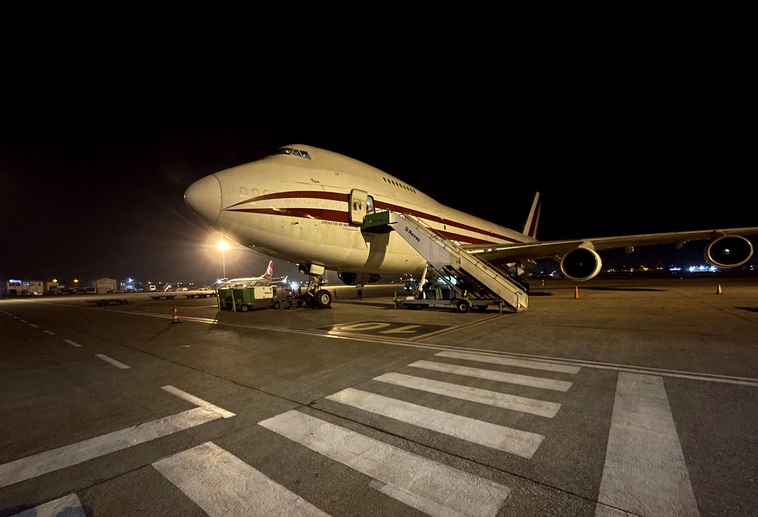 Pakistan'dan deprem b�lgesine �ad�r ta��yan 11'inci u�ak Adana'ya ula�t�