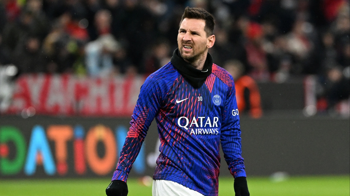 PSG'den Lionel Messi aklamas