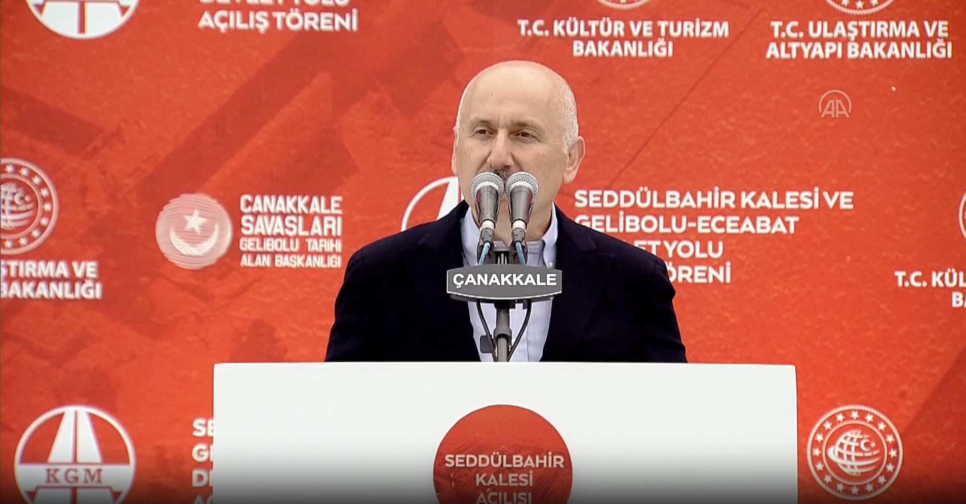 Bakan Karaismailo�lu: �anakkale Zaferi'nin ruhuna sayg�m�z� milletimize hizmet ederek g�steriyoruz