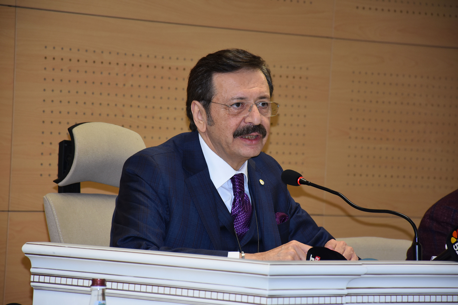 TOBB Ba�kan� Hisarc�kl�o�lu: Deprem b�lgelerinin ekonomik canl�l���n� devam ettirmemiz laz�m