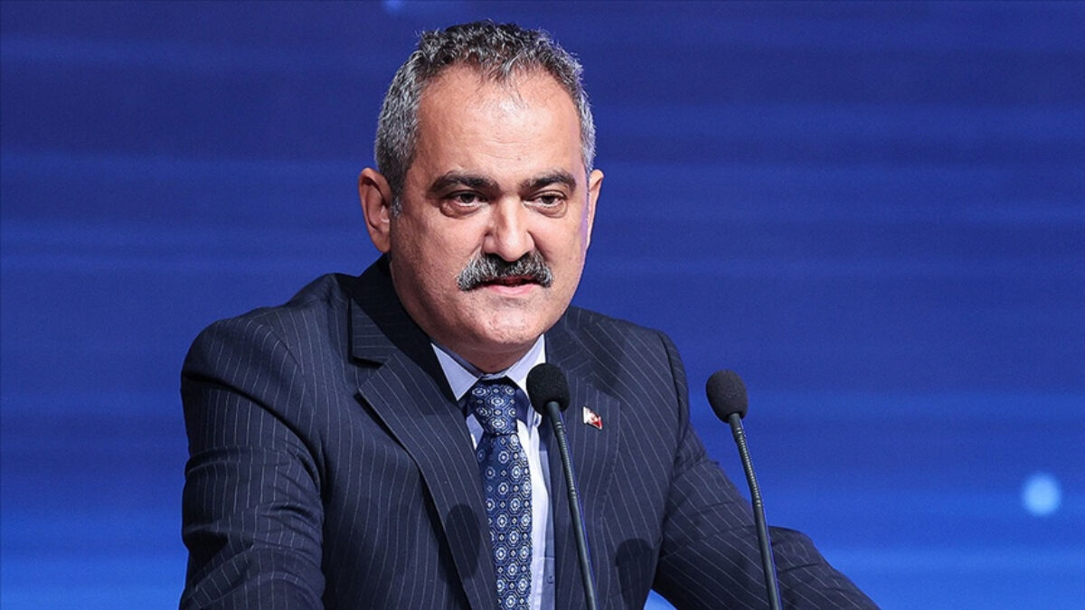 Bakan �zer: 4 bin 97 personelimizin nakil i�lemlerini sa�lad�k