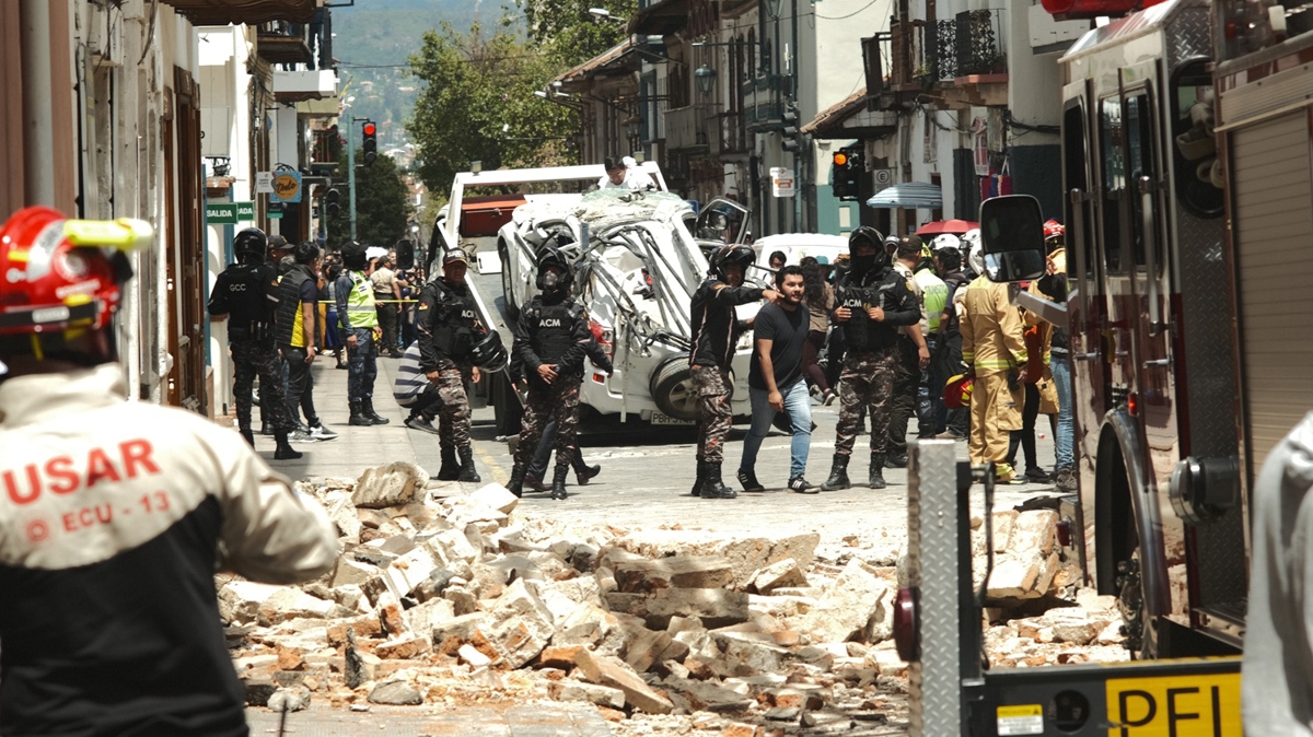 Ekvador'daki depremde hayatn kaybedenlerin says 12'ye ykseldi