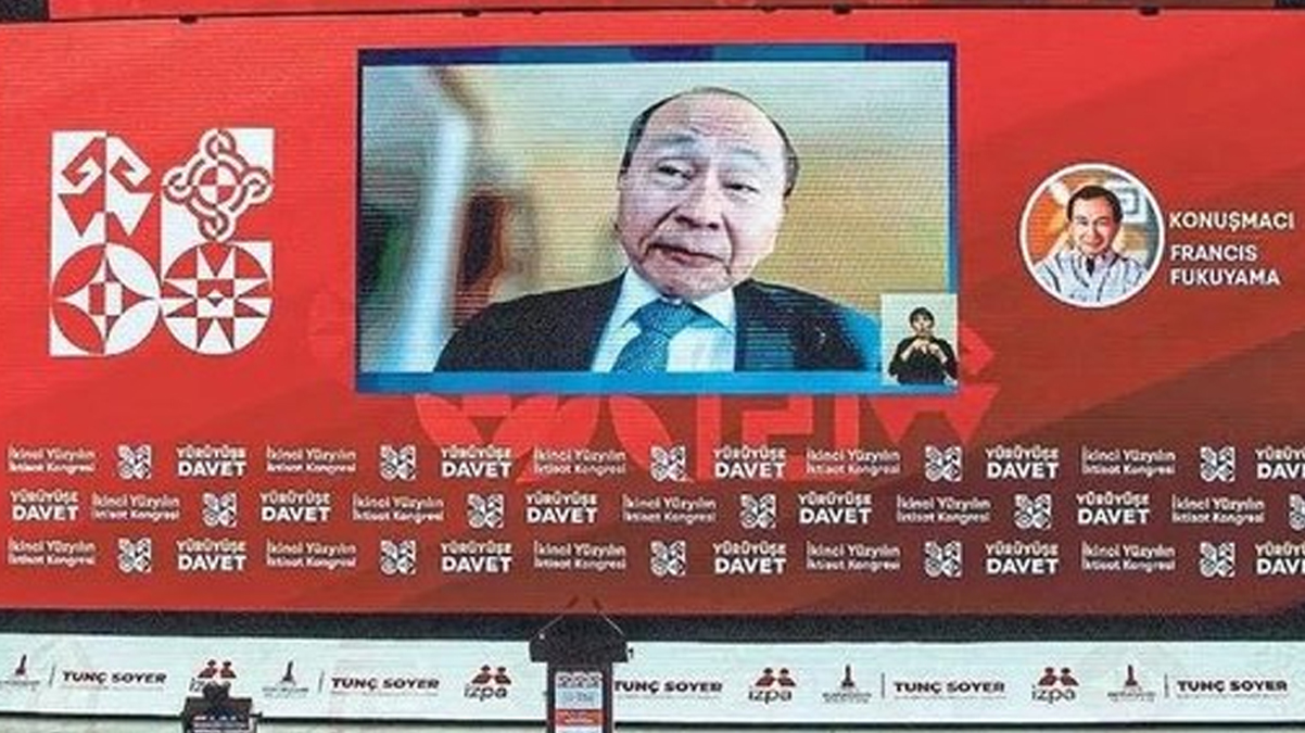 �zmir'de tepki �eken kongre! Japon as�ll� ABD'li profes�r muhalefet ad�na oy istemeye soyundu