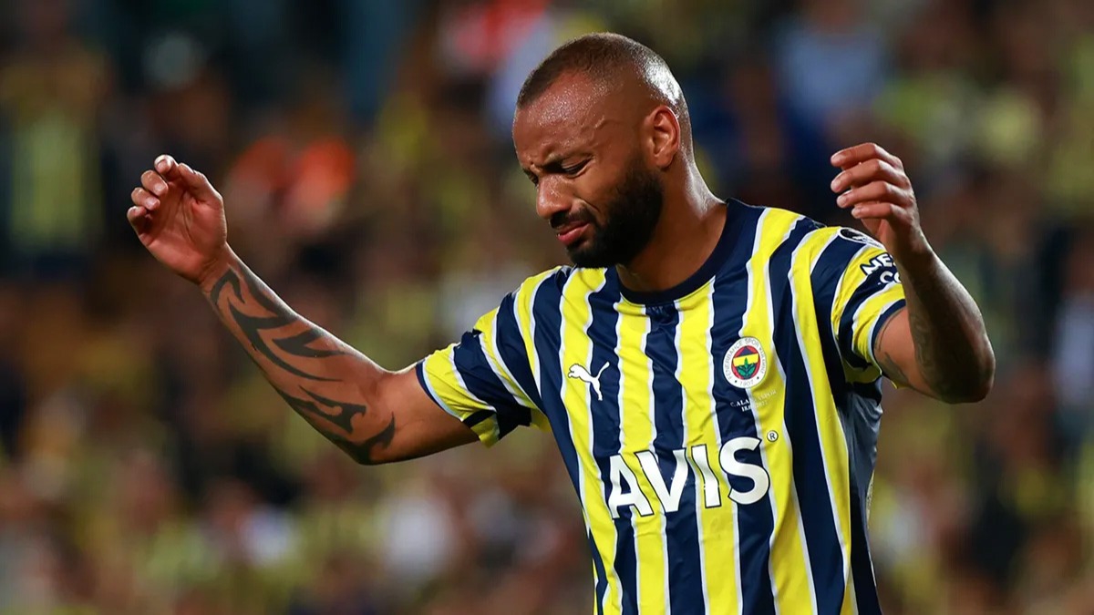 Ne yaptn sen Joao Pedro! Fenerbahe'de yer yerinden oynad...