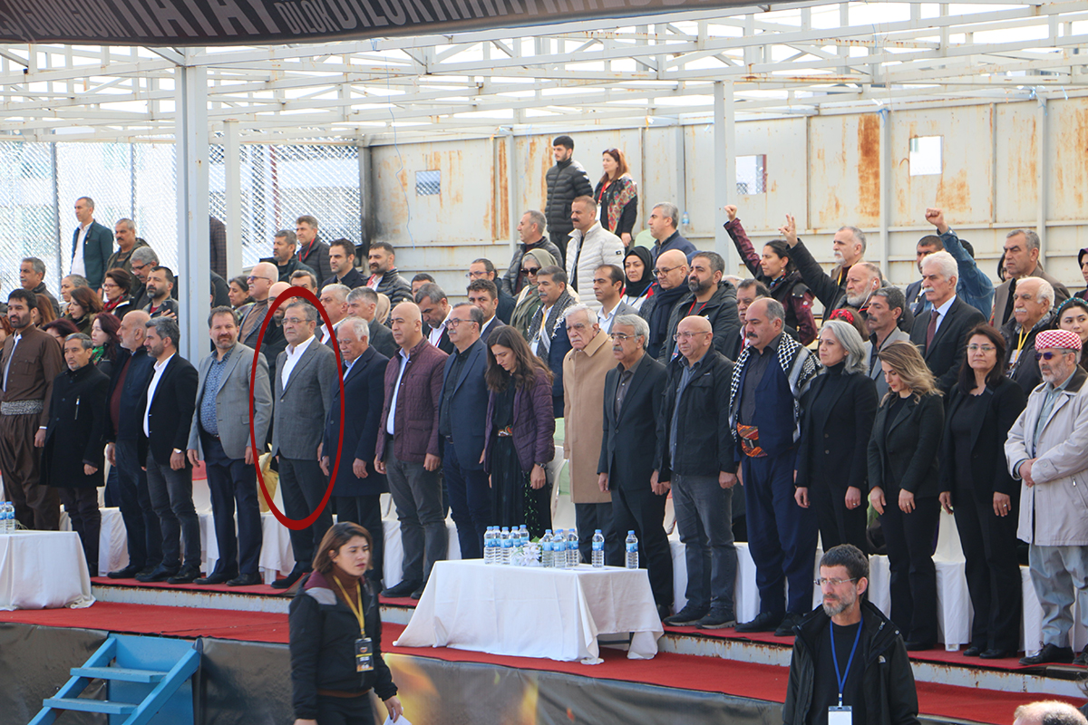 CHP'li vekil HDP'lilerle saf tuttu: Bebek katili �calan'a �zg�rl�k istediler