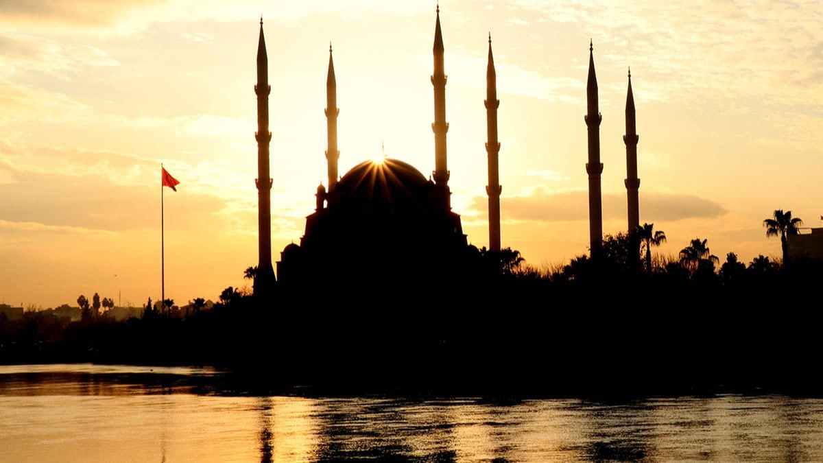 Ramazan'da en ge iftar yapan iller hangileri? Orucu en son hangi ehir aar 2023?
