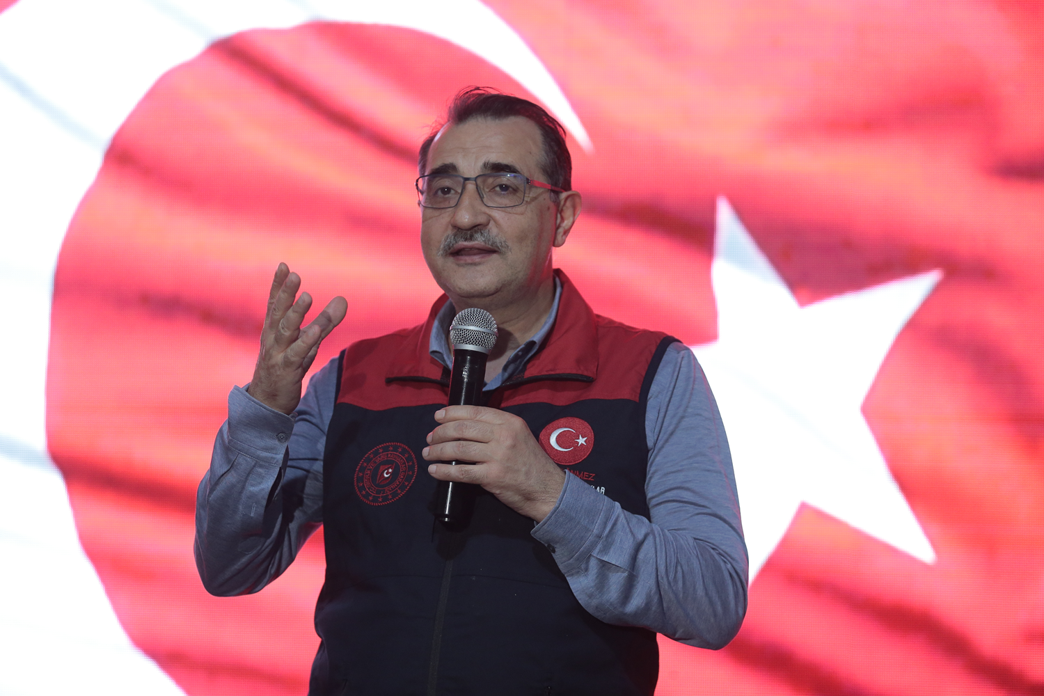 Bakan D�nmez: Afetlere daha diren�li kentler olu�turaca��z