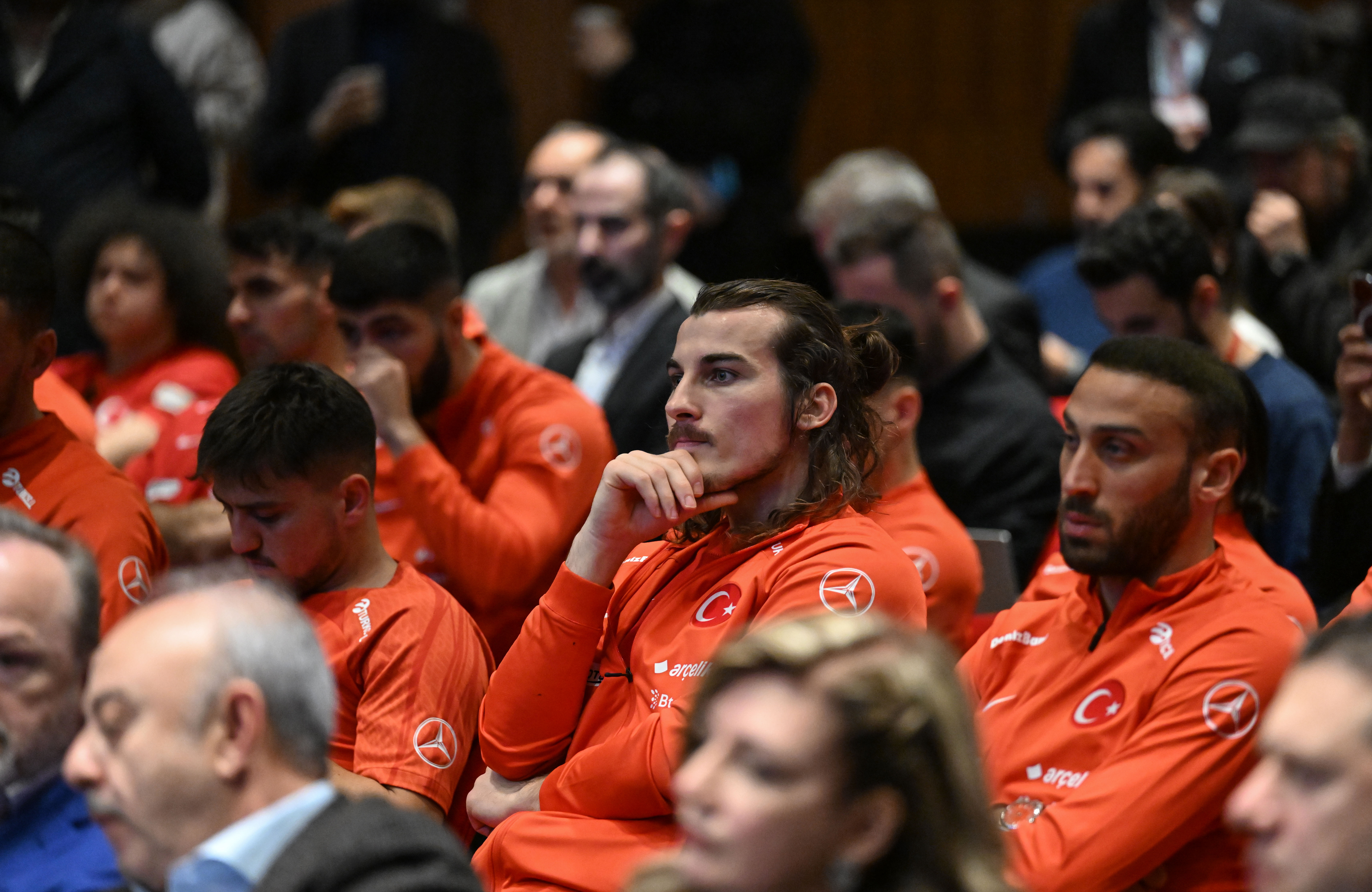 �a�lar S�y�nc�, depremzedelere destek �a�r�s�nda bulundu