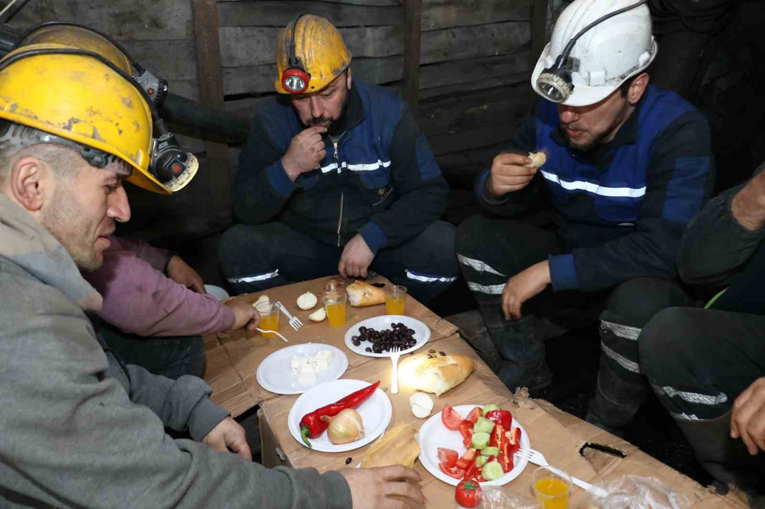 Maden oca��nda ilk sahur