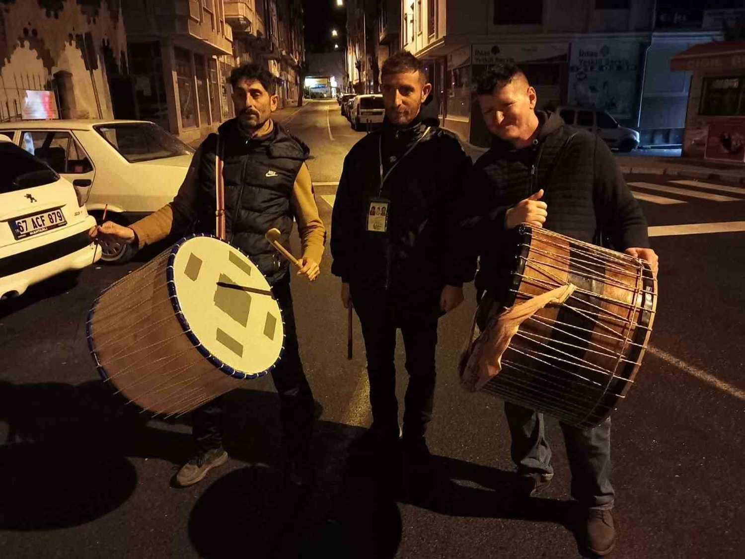 Ramazan davulcular� vazife ba��nda