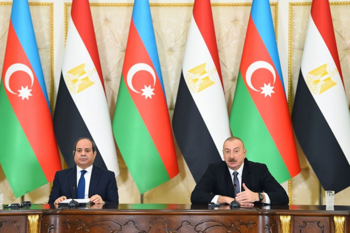 Aliyev ve Sisi telefonda g�r��t�