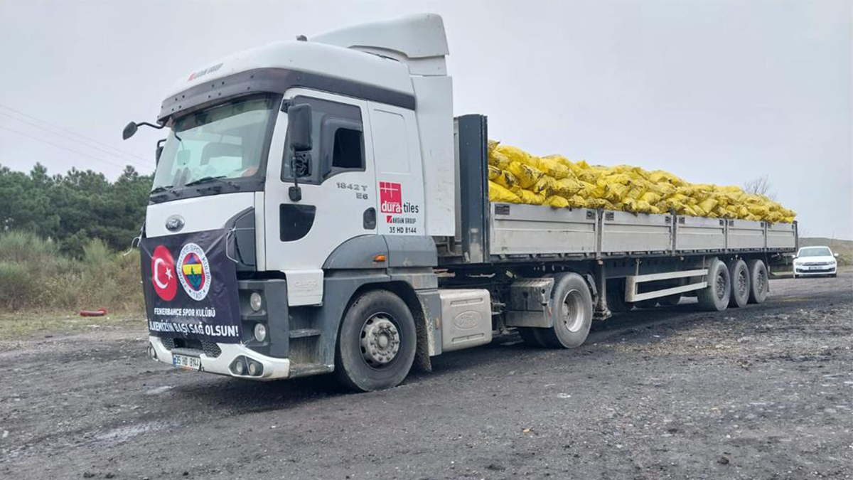 Fenerbah�e, depremzedelere yard�m etmeye devam ediyor