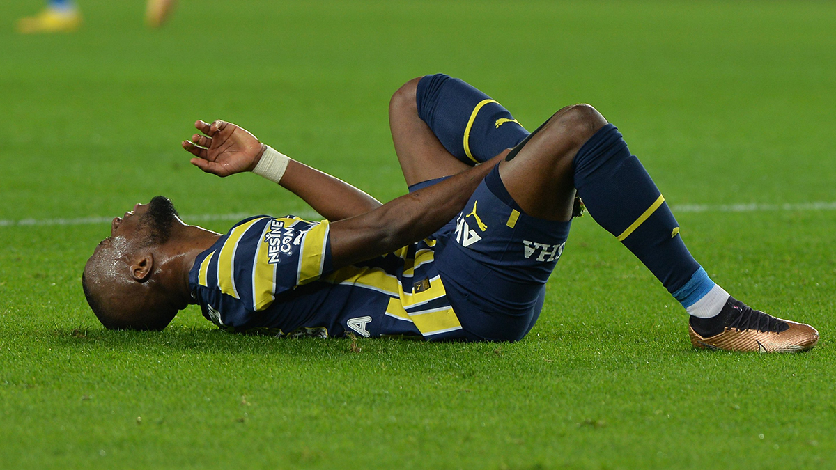 Fenerbah�e'de Enner Valencia seferberli�i! Sa�l�k ekibi yo�un �aba harc�yor
