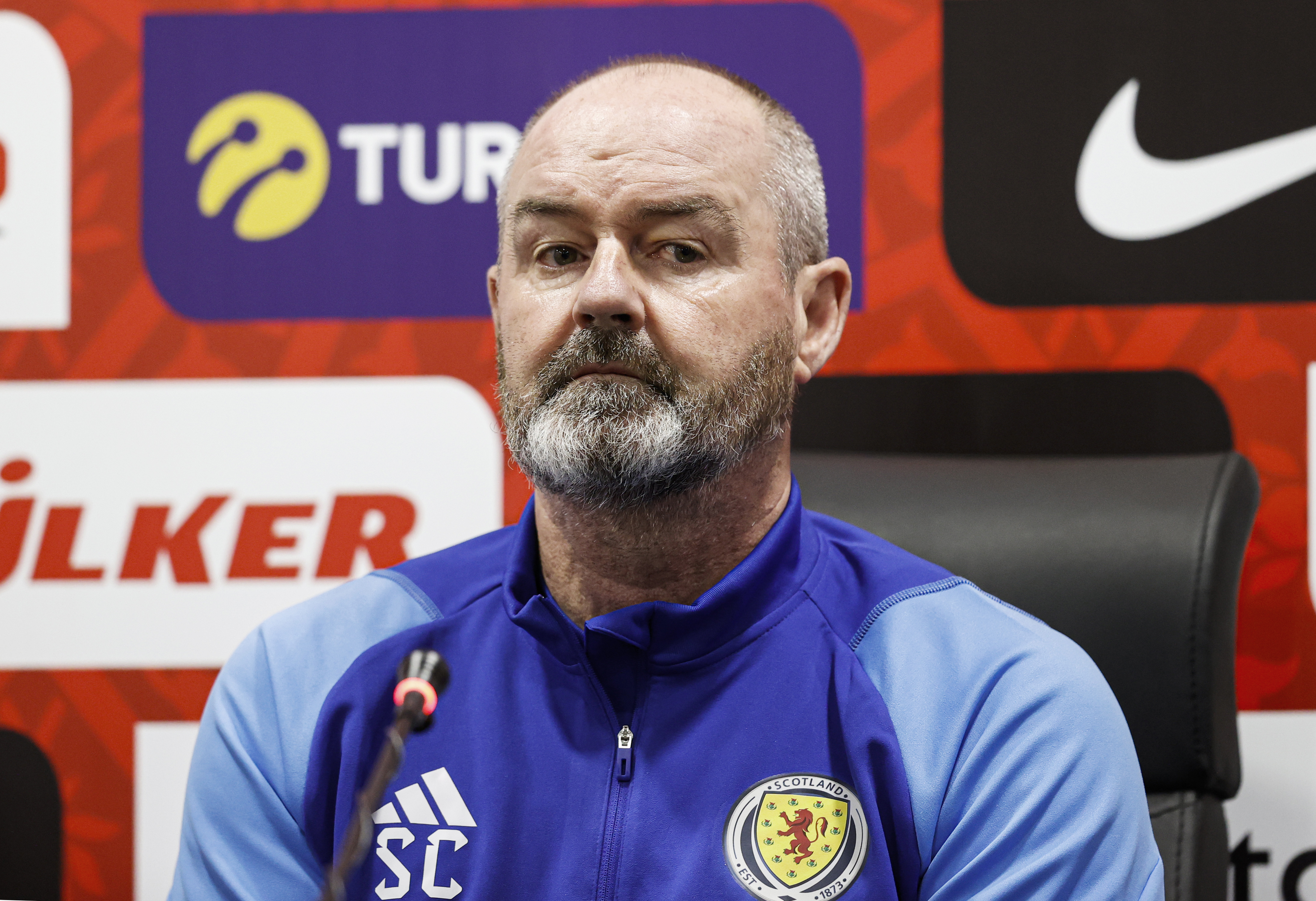 �sko�ya Milli Tak�m� Steve Clarke'dan vazge�miyor