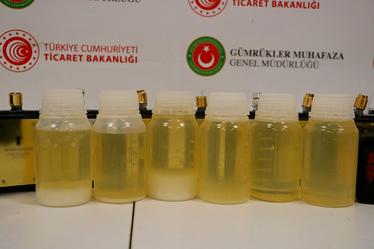 Parf�m �i�esinde kokain ele ge�irildi