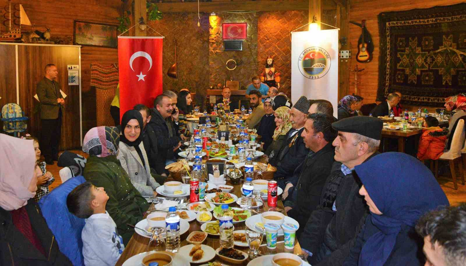 �ehit aileleri ve gaziler iftarda bulu�tu