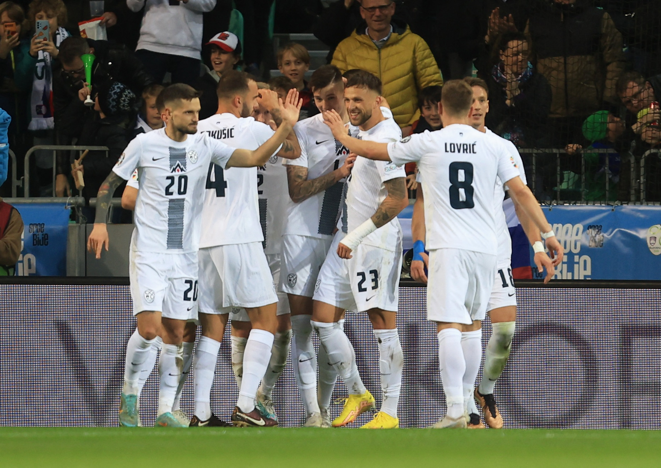 Slovenya, San Marino'yu 2 golle yendi