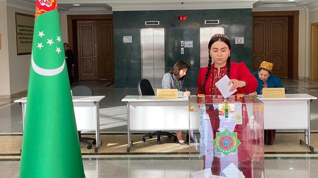 T�rkmenistan'da milletvekilli�i se�imleri i�in oy verme i�lemleri ba�lad�