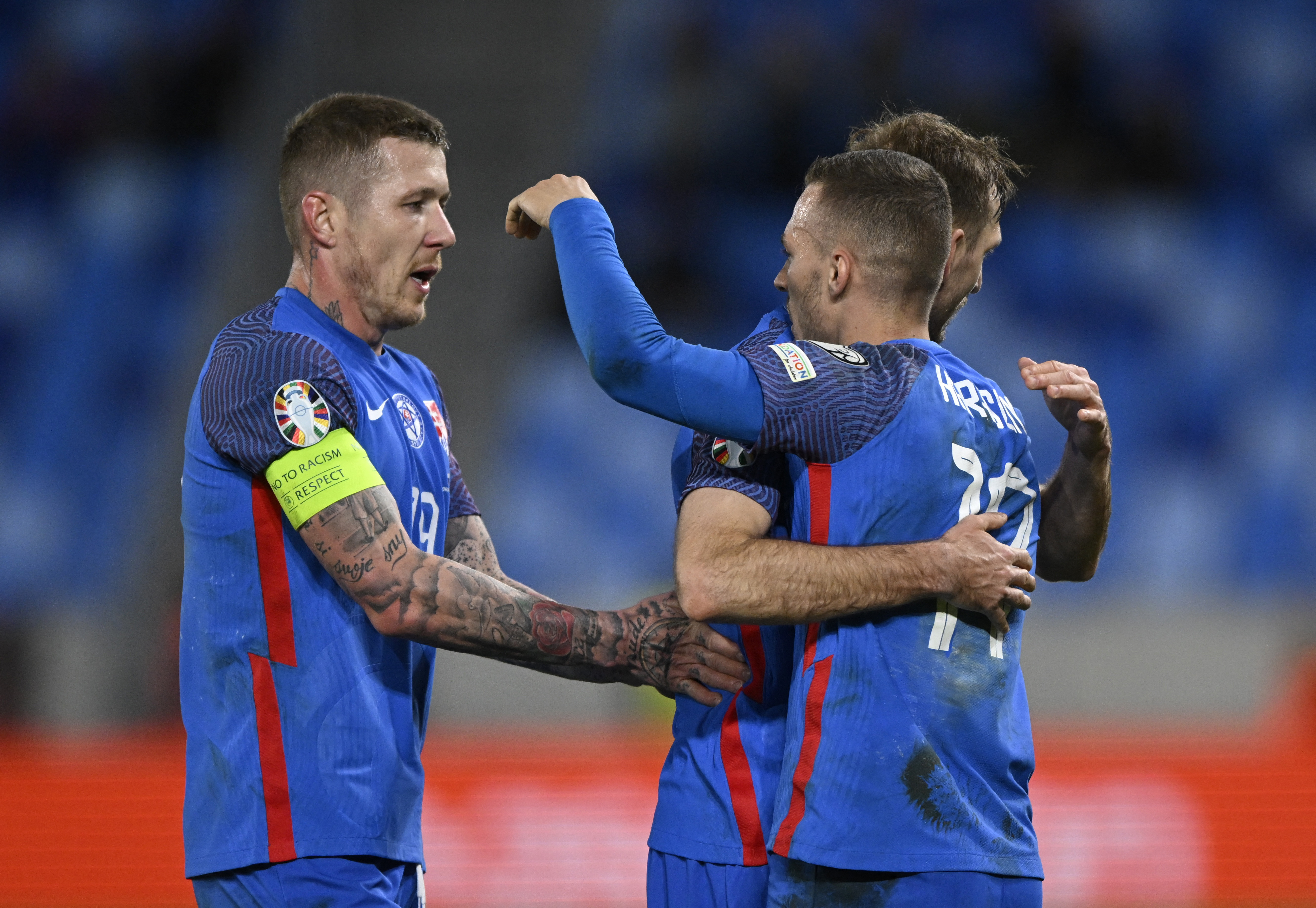 Slovakya evinde Bosna Hersek'i 2 golle yendi