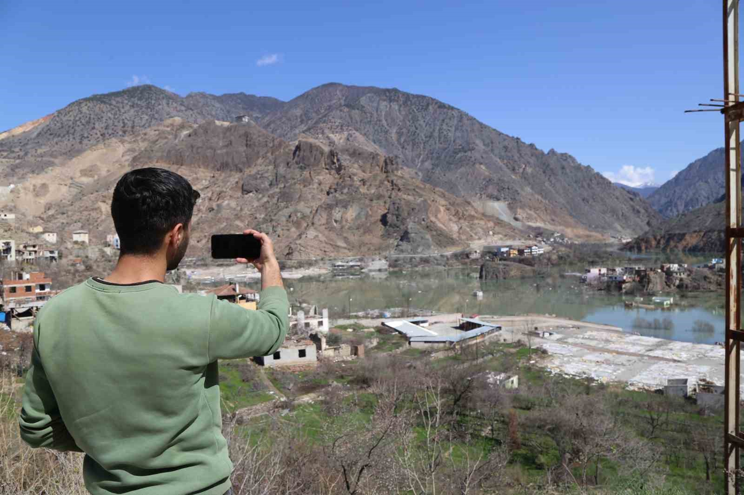 Yusufeli'nin eski il�e merkezi baraj sular� alt�nda kalmaya ba�lad�