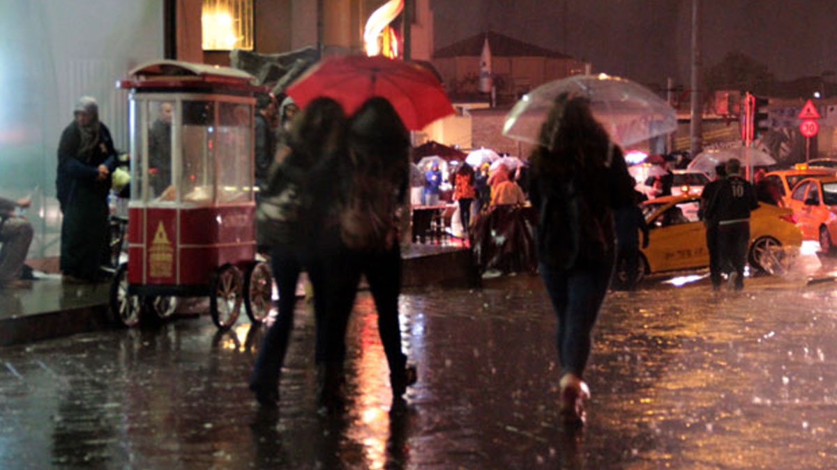 �stanbul'da ya�mur etkili olmaya ba�lad�