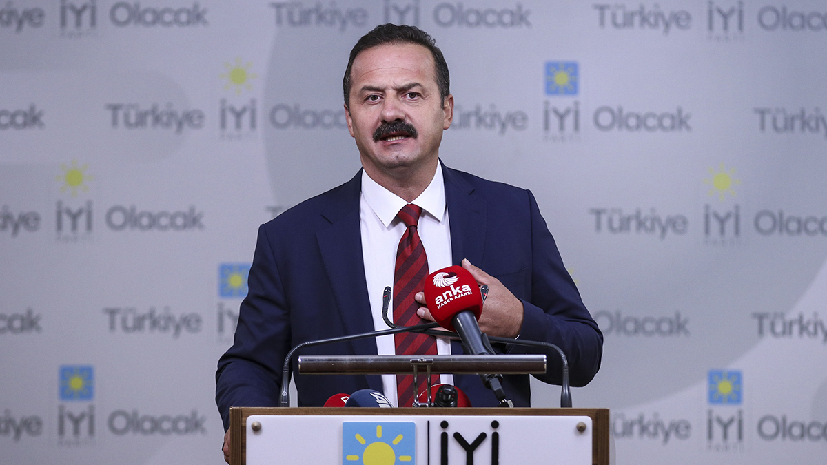 7'li Koalisyon'da yeni kriz! �Y� Partili A��ralio�lu istifa etti