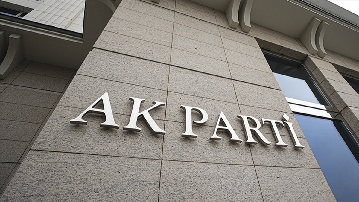 AK Parti'den ortak liste aklamas