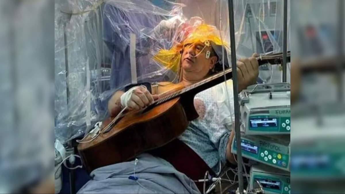 Beyin ameliyat olurken 4 saat boyunca gitar ald