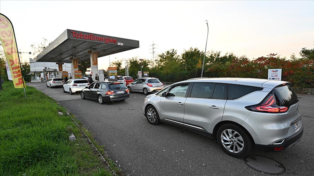 Fransa'da 'ikinci el' sitelerinde akaryak�t sat�� ilanlar� verilmeye ba�land�