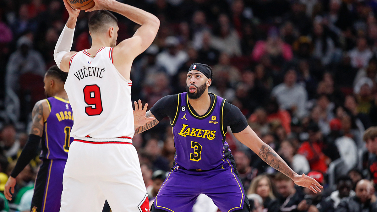 Anthony Davis'in  double-double yapt��� ma�ta Lakres, Chicago'yu 121-110 yendi