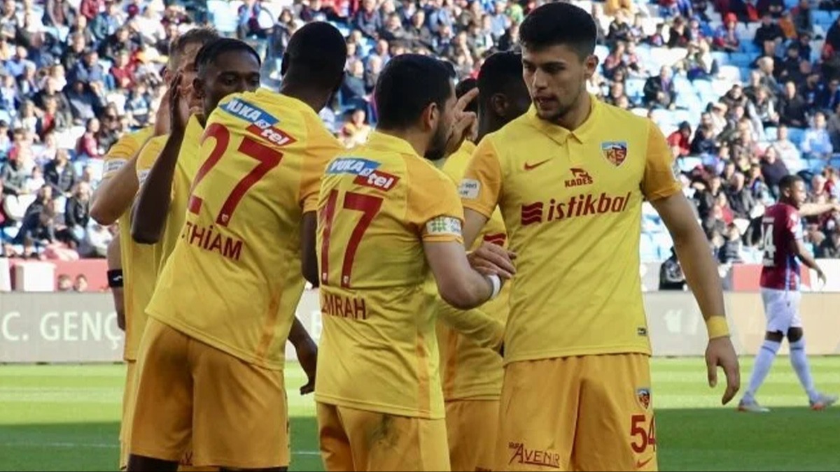 Emrah Basan: Kariyerimdeki en erken gol olabilir