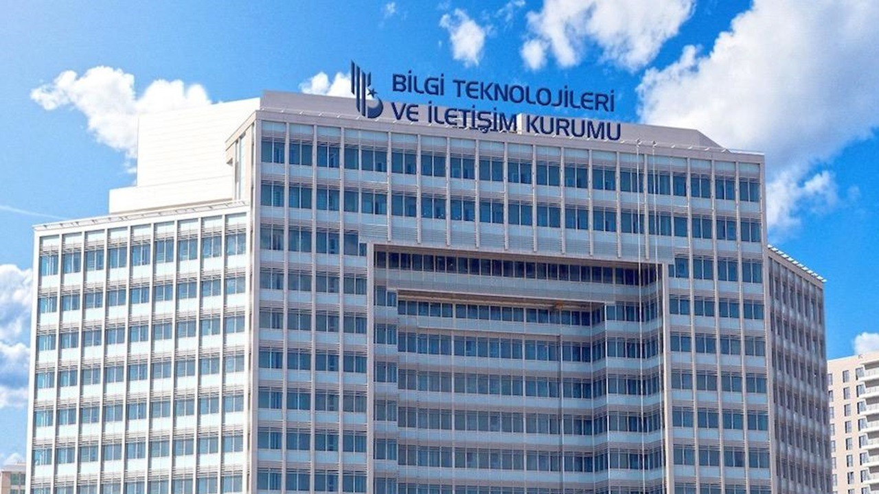 Y�r�rl��e girdi: BTK'dan sosyal a� sa�lay�c�lar�na y�nelik d�zenleme