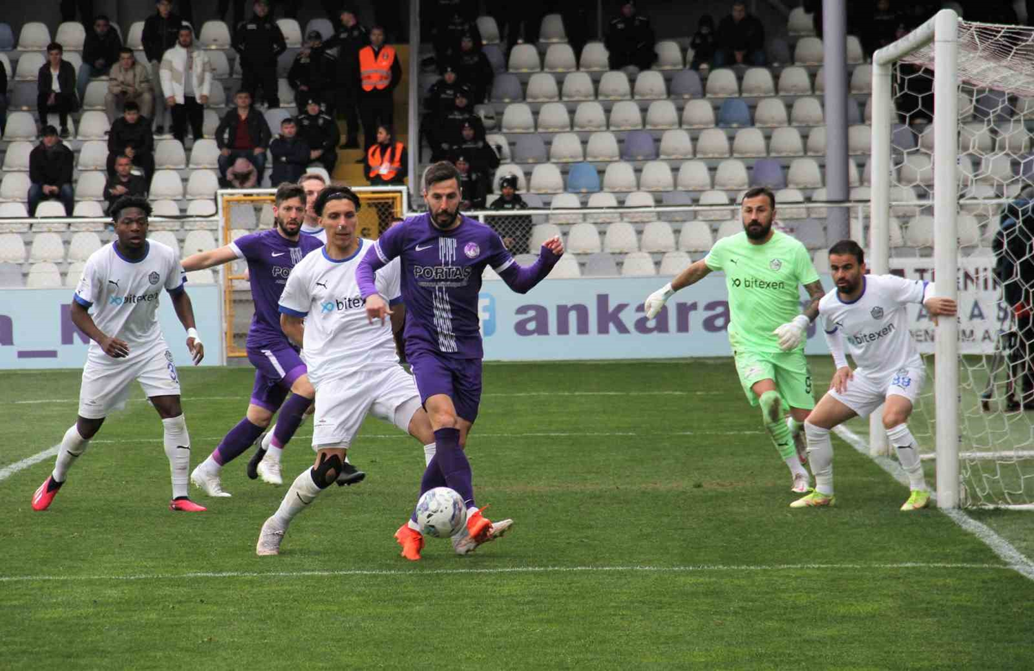 Tuzlaspor 3 puan� tek golle ald�