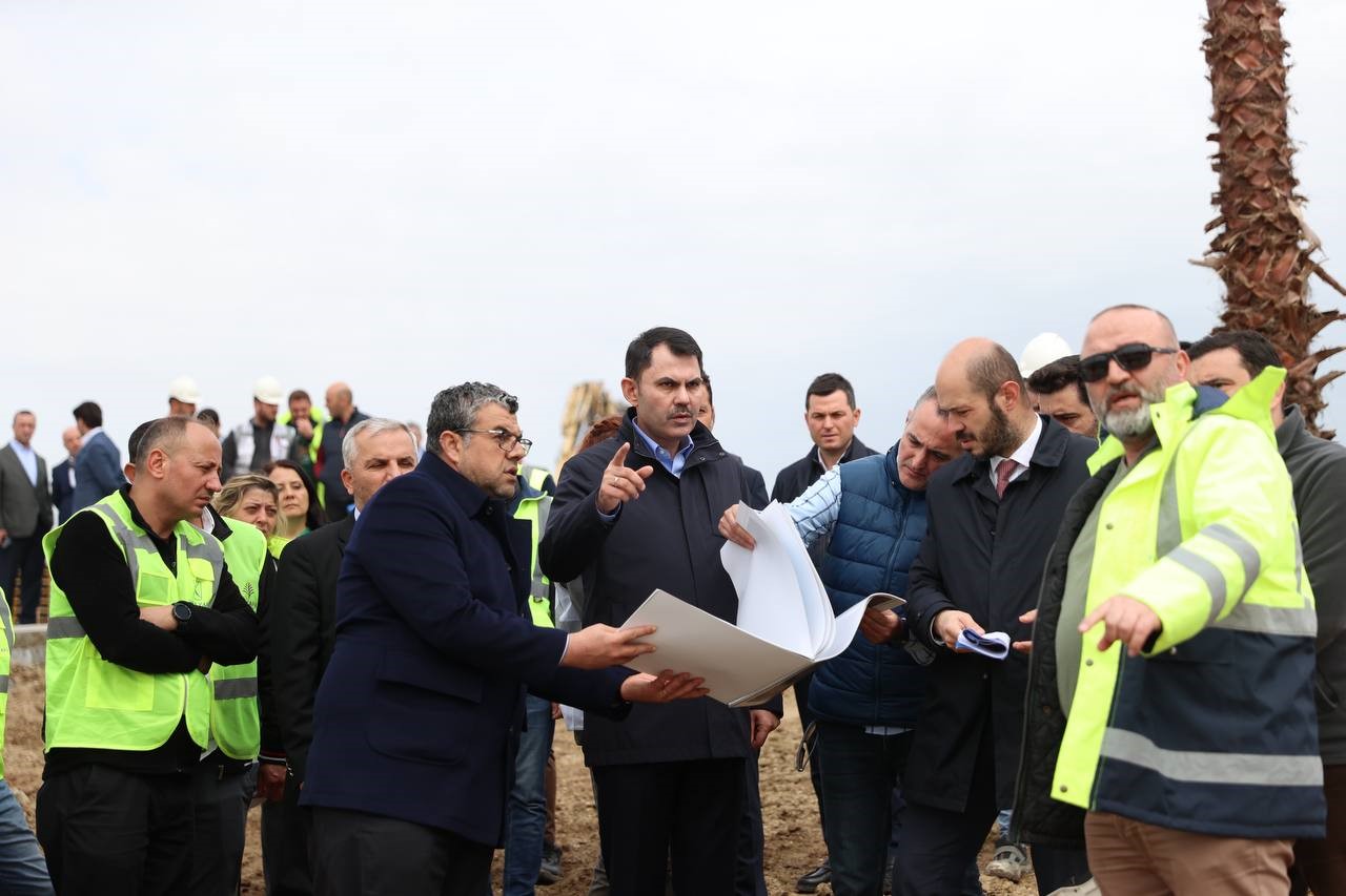Bakan Kurum: Atat�rk Havaliman� Millet Bah�esi'nin ilk etab�n�n a��l���n� Cumhurba�kan� Erdo�an ile yapaca��z