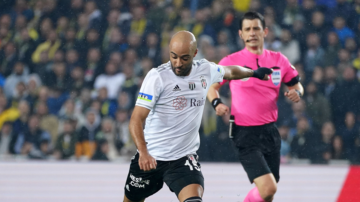 Be�ikta�: Fenerbah�e derbisinin VAR kay�tlar� a��klans�n!