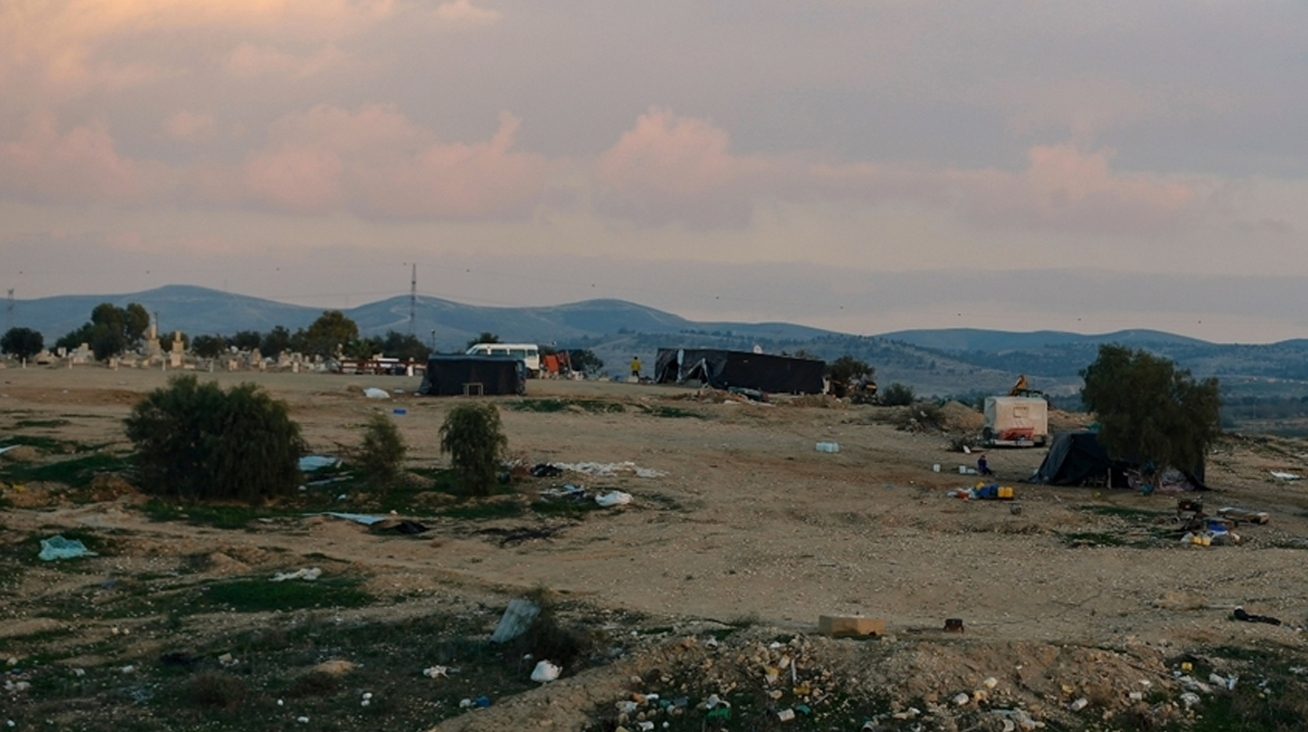 �srail, Filistinli bedevi k�y� Arakib'i 215'inci kez y�kt�