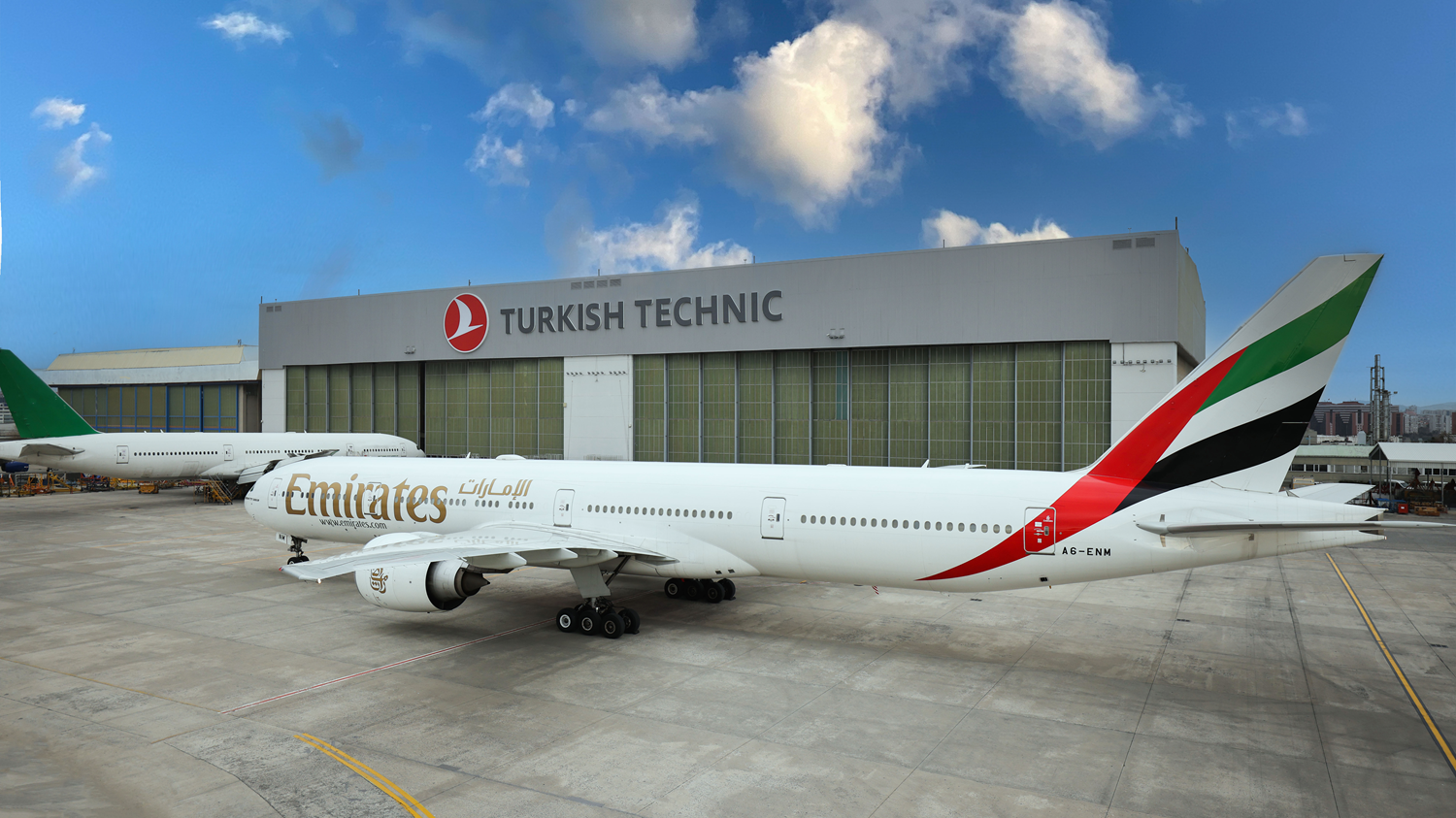THY Teknik A, Emirates Hava Yollarna uak bakm hizmeti vermeye balad