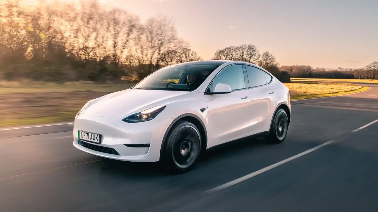 D�nya devi T�rkiye'de! Tesla Model Y'de T�rk imzas�
