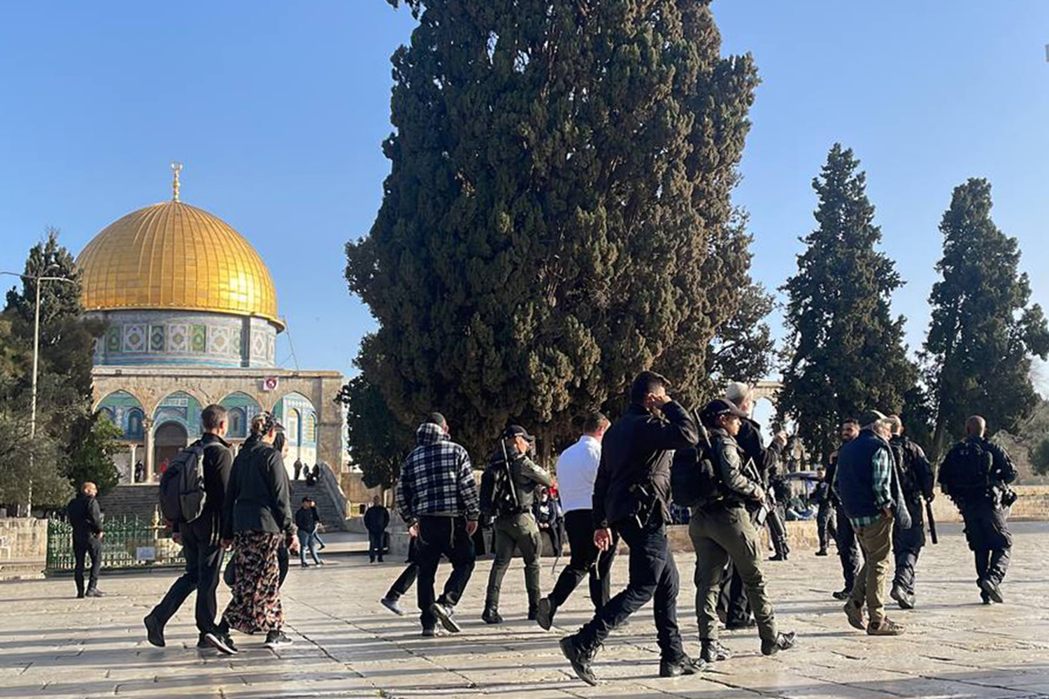 Fanatik Yahudi yerle�imciler Mescid-i Aksa'ya bask�n d�zenledi