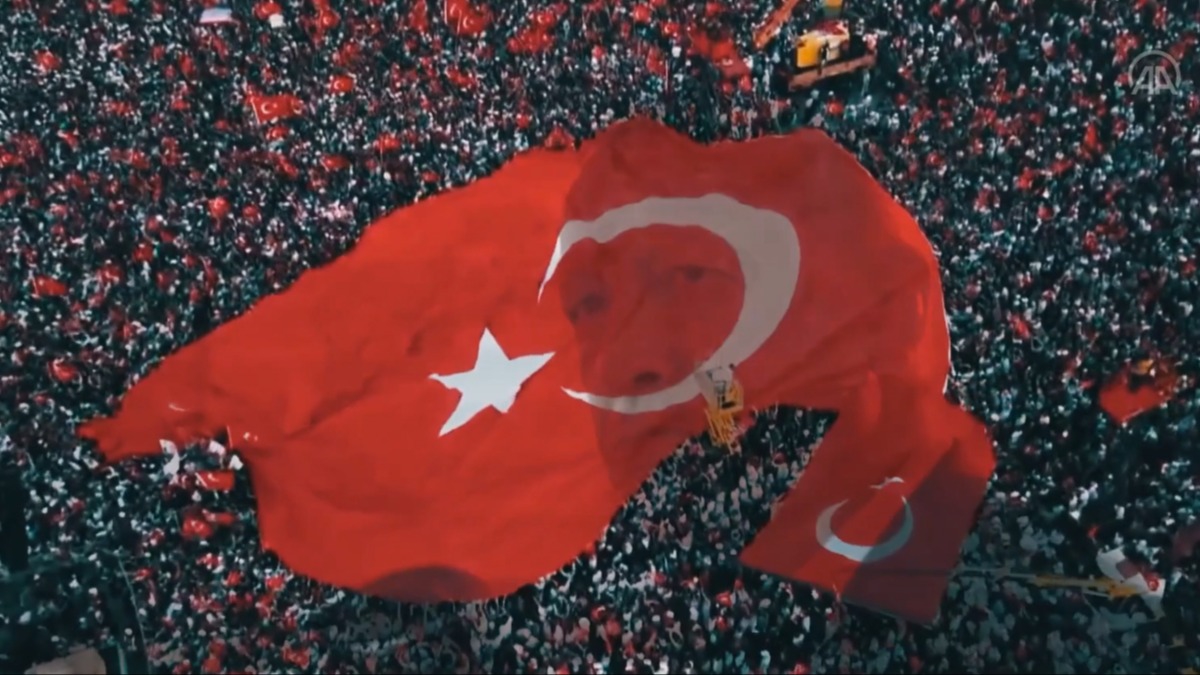 AK Parti stanbul'dan Trkiye'ye 20 ylda kazandrlan projeleri anlatan klip