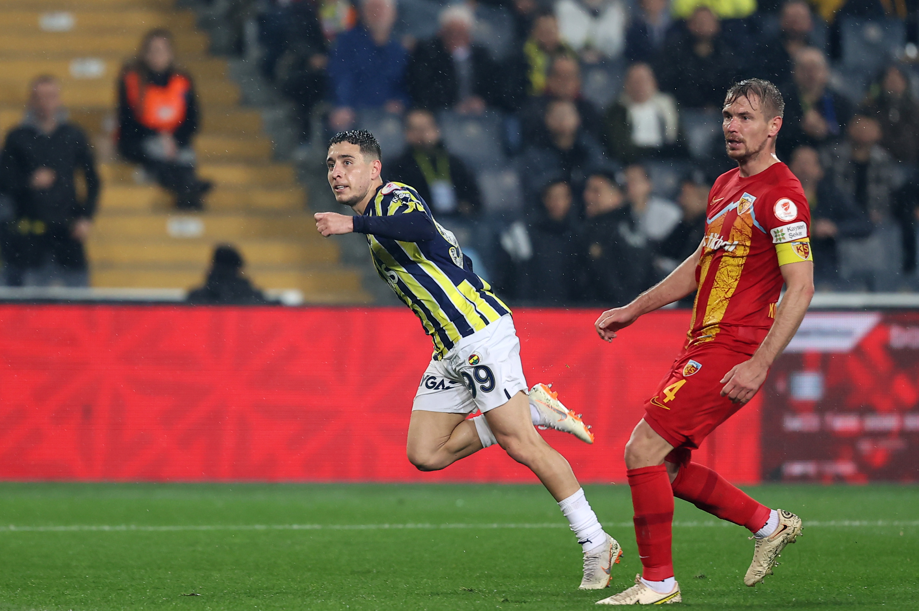 Emre Mor gol say�s�n� 6'ya y�kseltti