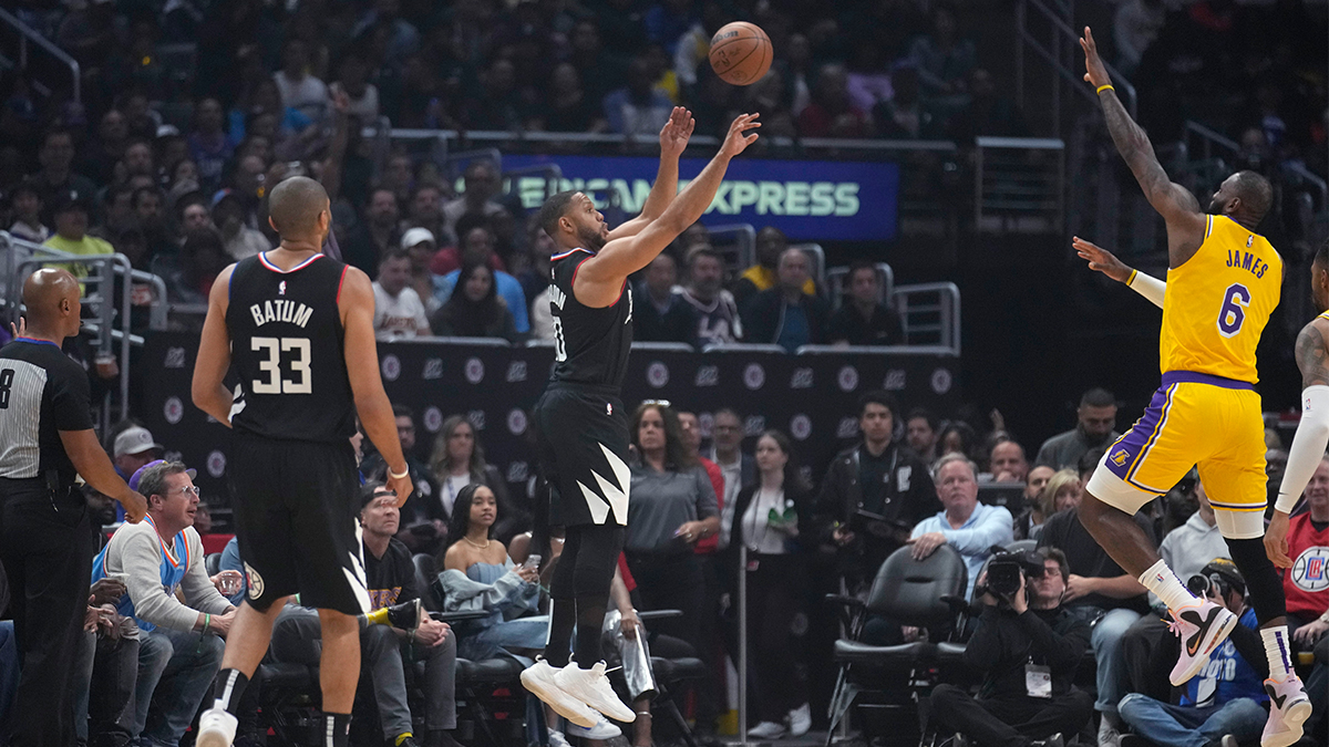 Los Angeles derbisinde Clippers, Lakers'� 125-118 ma�lup etti