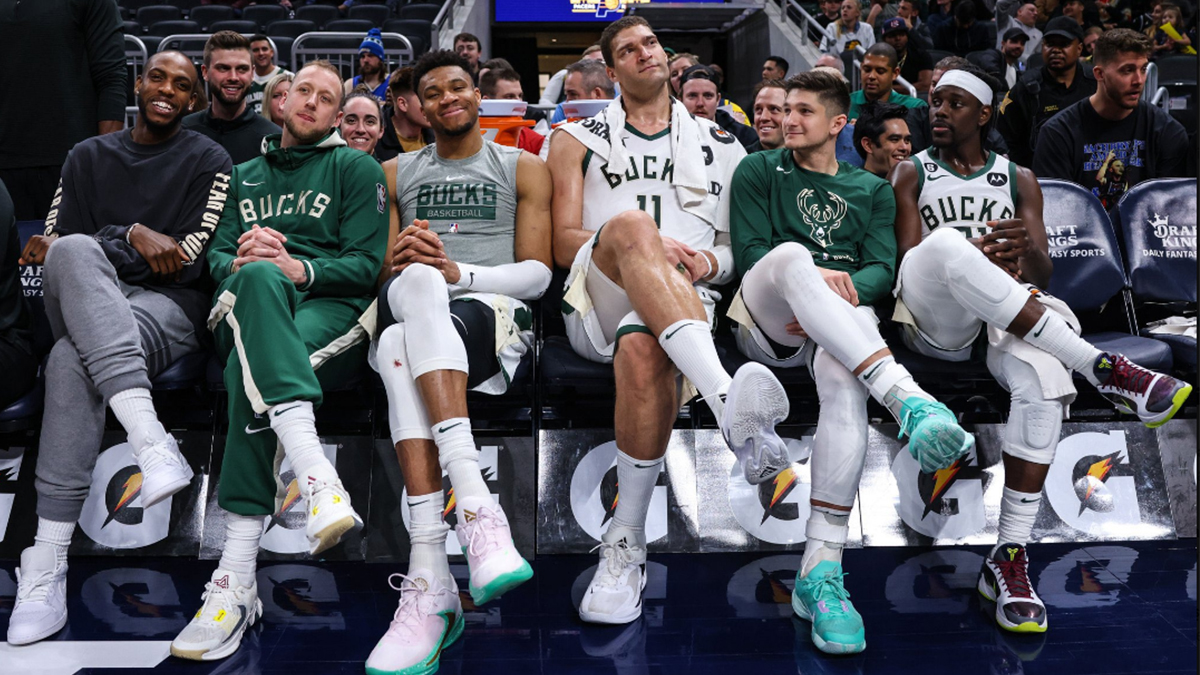 Milwaukee Bucks, NBA'de normal sezonu lider tamamlad�!