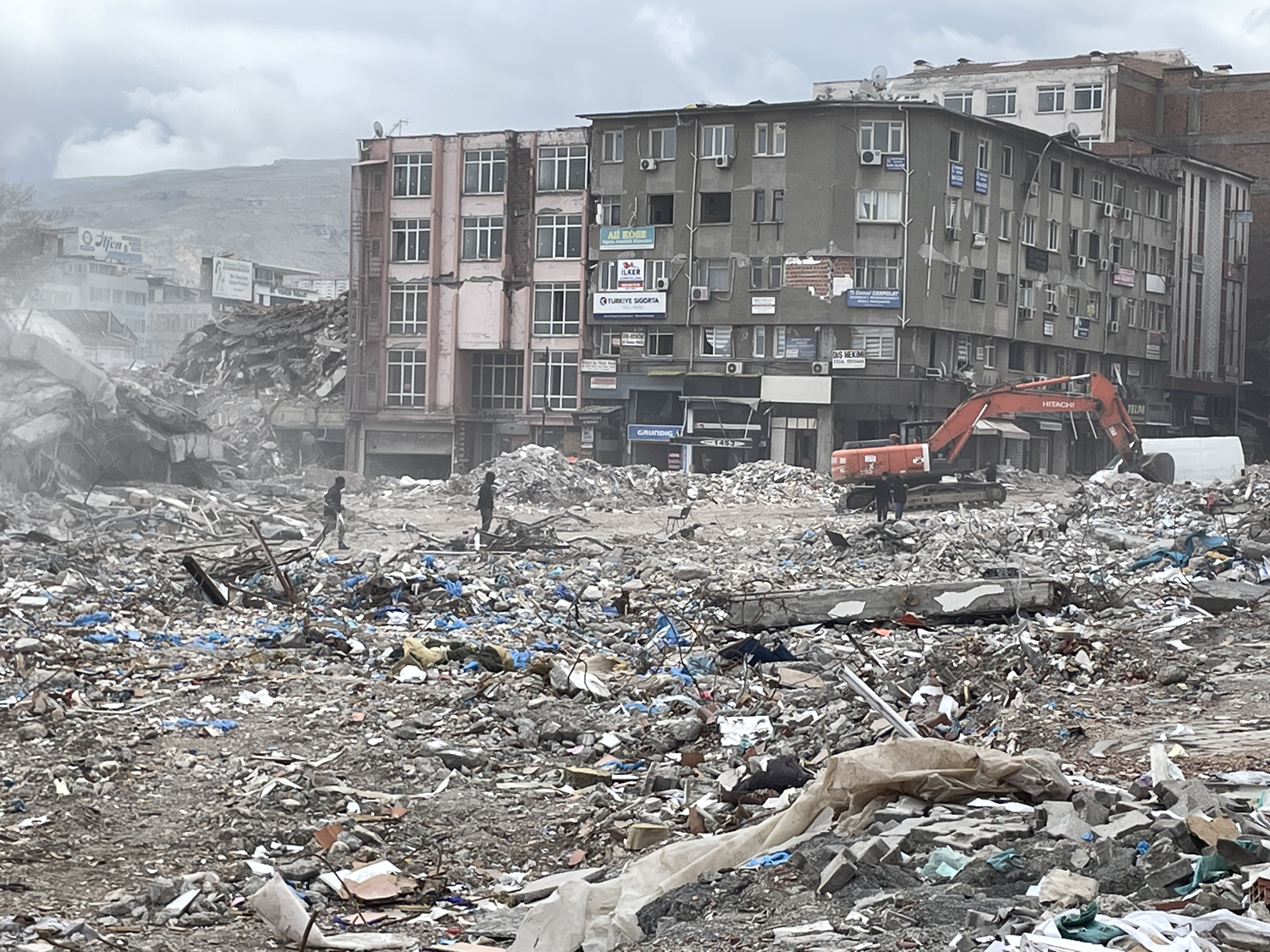 Taylandl�lar, T�rkiye'deki depremzedeler i�in 1 milyon dolardan fazla yard�m toplad�